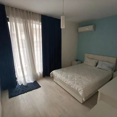 Apartment Three-room Oasis 1 *
